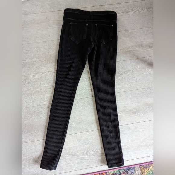 HUE Super Stretch Whale Corduroy Leggings - Picture 2 of 5